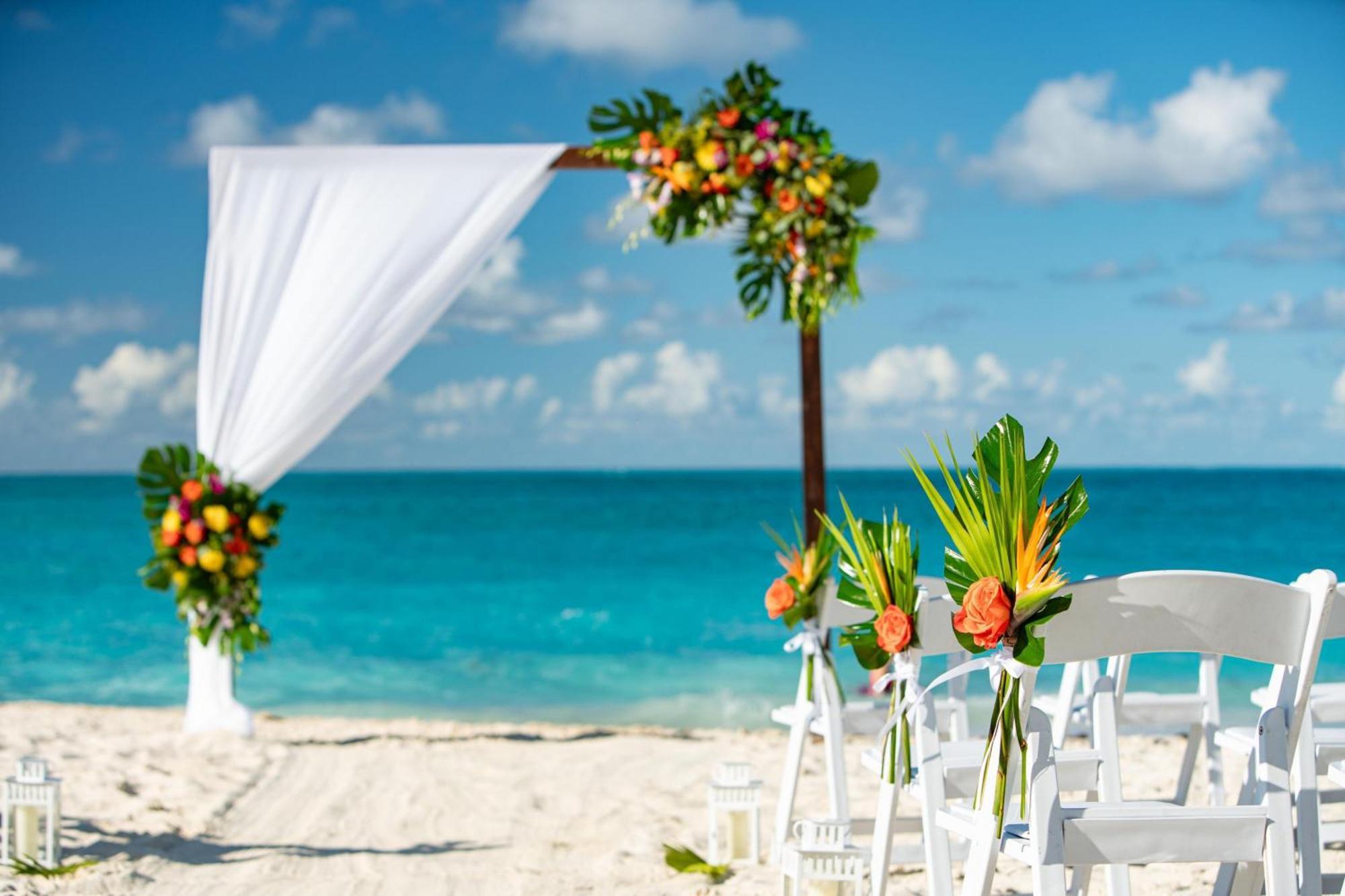 The Ritz-Carlton, Turks & Caicos Hotel Grace Bay Buitenkant foto