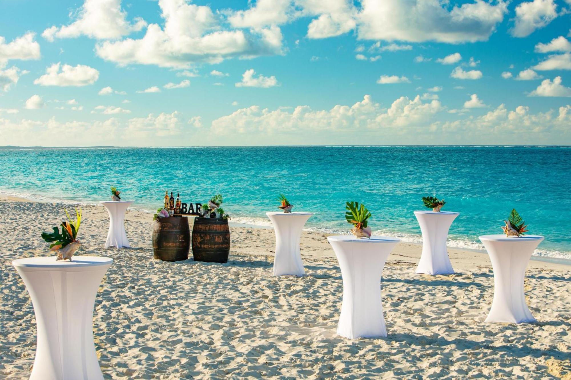 The Ritz-Carlton, Turks & Caicos Hotel Grace Bay Buitenkant foto